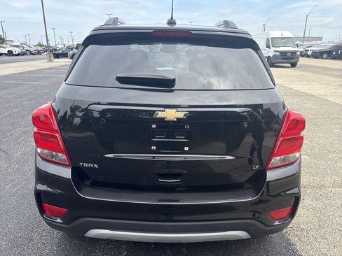 Used 2020 Chevrolet Trax LT w/ LT Convenience Package FWD image 4