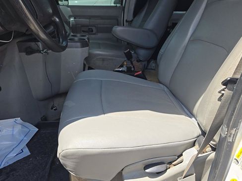 Used 2013 Ford E-350 and Econoline 350 Super Duty w/ Crew Van Pkg RWD image 8