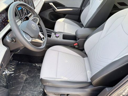 New 2026 Volkswagen Tiguan SE AWD/4WD image 5