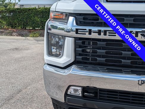 Used 2022 Chevrolet Silverado 3500 LT w/ Convenience Package AWD/4WD image 9