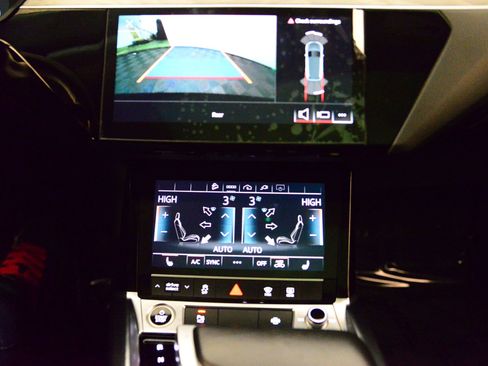 Certified 2021 Audi e-tron Premium image 31