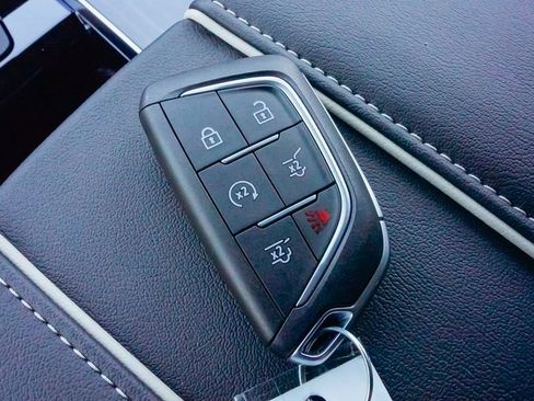 New 2026 Cadillac Escalade ESV 4WD image 18