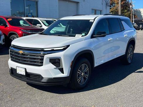 New 2026 Chevrolet Traverse LT w/ Driver Confidence Package image 3