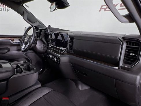 Used 2024 GMC Sierra 1500 Elevation image 37