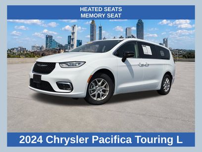 Used 2024 Chrysler Pacifica Touring-L