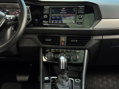 Used 2020 Volkswagen Jetta S image 18