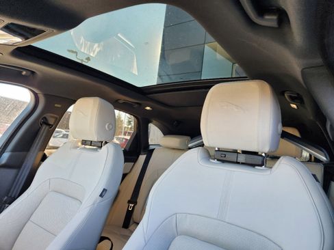 Certified 2024 Jaguar F-PACE R-Dynamic S image 11