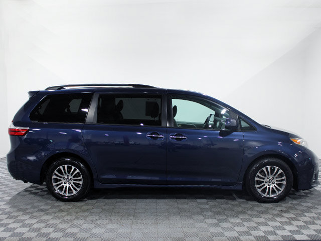 Used 2019 Toyota Sienna XLE FWD image 7