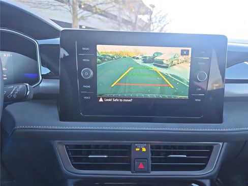 New 2026 Volkswagen Taos SE image 20
