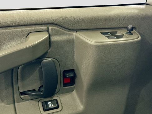 Used 2019 Chevrolet Express 3500 LS image 18