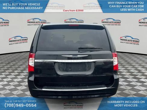 Used 2015 Chrysler Town & Country Touring w/ Driver Convenience Group image 5