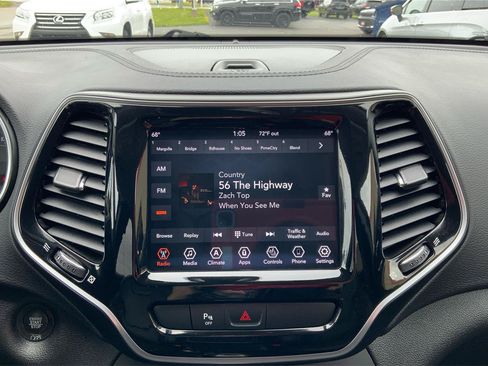 Used 2019 Jeep Cherokee Limited AWD/4WD image 13