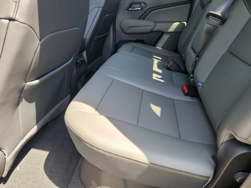 New 2026 Chevrolet Colorado ZR2 w/ Technology Package AWD/4WD image 19