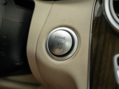 Used 2015 Mercedes-Benz C 300 4MATIC Sedan image 26