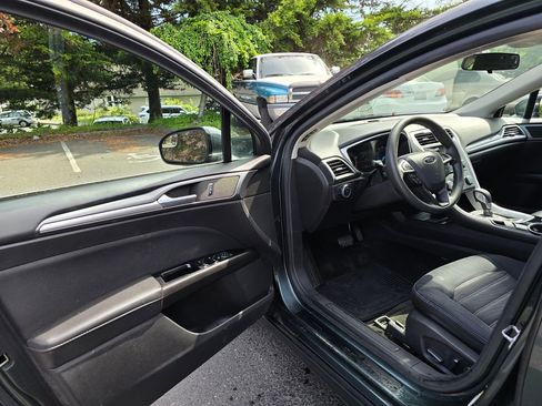 Used 2016 Ford Fusion SE FWD image 7