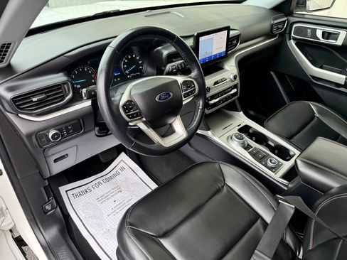 Used 2021 Ford Explorer XLT w/ Equipment Group 202A AWD/4WD image 30