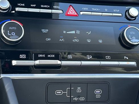 New 2026 Hyundai Santa Fe SE image 32