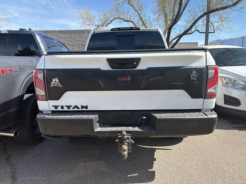 Used 2021 Nissan Titan PRO-4X w/ Pro-4x Convenience Package image 12