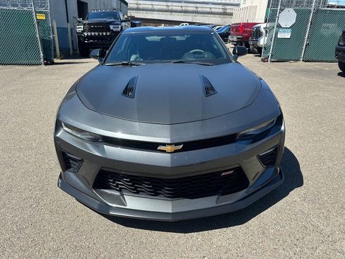 Used 2018 Chevrolet Camaro SS RWD image 7