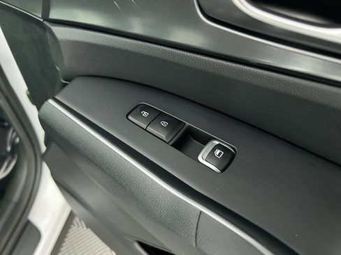 Certified 2024 Kia Sorento S FWD image 31