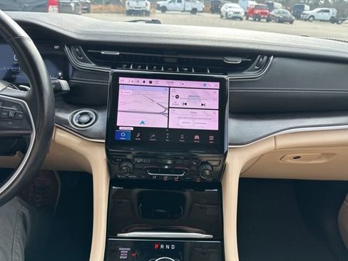 Used 2022 Jeep Grand Cherokee Limited image 14