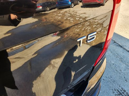 Used 2017 Volvo XC90 T5 Momentum w/ Vision Package image 14