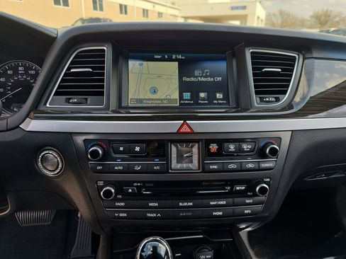 Used 2015 Hyundai Genesis 3.8 w/ Option Group 03 image 24