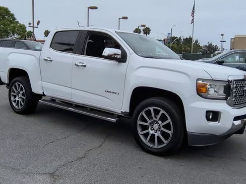 Used 2018 GMC Canyon Denali RWD image 3