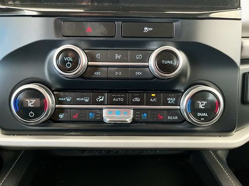 Used 2023 Ford Expedition XLT RWD image 16