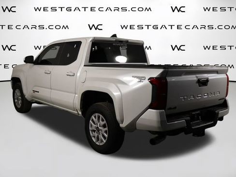 Used 2025 Toyota Tacoma TRD Sport AWD/4WD image 44