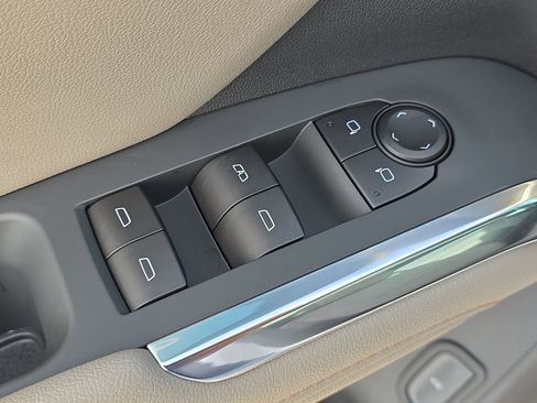 New 2026 Chevrolet Traverse LT w/ Sun and Wheel Package image 17