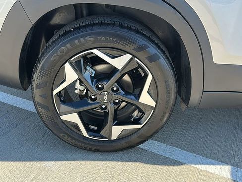 Used 2025 Kia Seltos S image 16