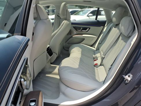 Used 2023 Mercedes-Benz EQS 580 4MATIC Sedan w/ Manufactur Interior Package image 20