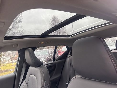 Used 2026 Volvo XC40 B5 Core w/ Climate Package image 11