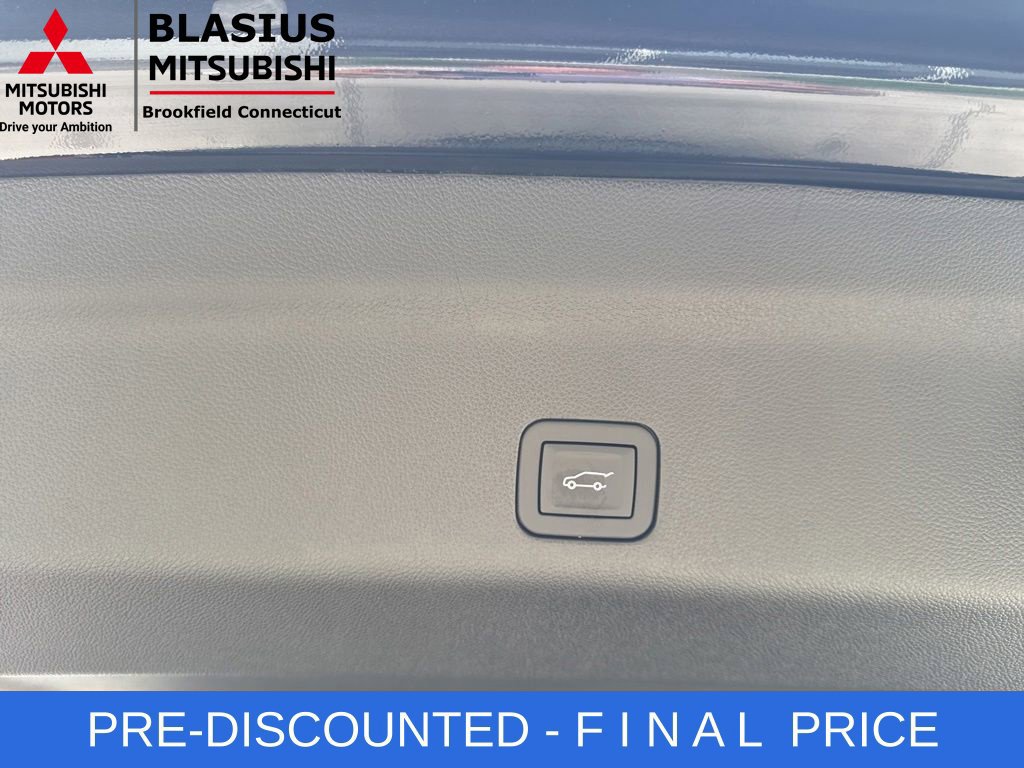 Used 2026 GMC Yukon Denali w/ Sun & Power Step Package AWD/4WD image 8