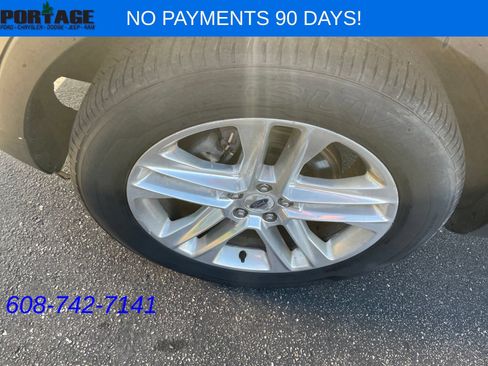 Used 2017 Ford Explorer XLT w/ Equipment Group 202A AWD/4WD image 12
