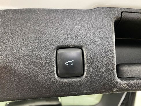 Used 2022 Ford Escape SE w/ SE Sport Appearance Package AWD/4WD image 10