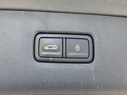Used 2022 Genesis GV80 2.5T w/ Prestige Package 04 AWD/4WD image 13