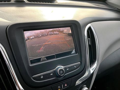 Used 2022 Chevrolet Equinox LS w/ LS Convenience Package image 27