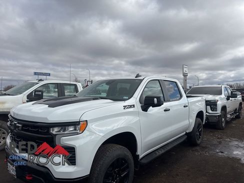 Used 2024 Chevrolet Silverado 1500 LT Trail Boss w/ Convenience Package II image 6