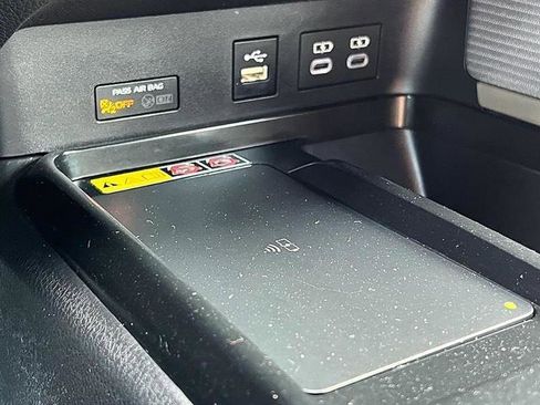 Used 2025 Toyota Camry SE FWD image 31