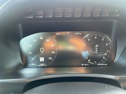 Used 2019 Volvo XC90 T6 Momentum AWD/4WD image 17