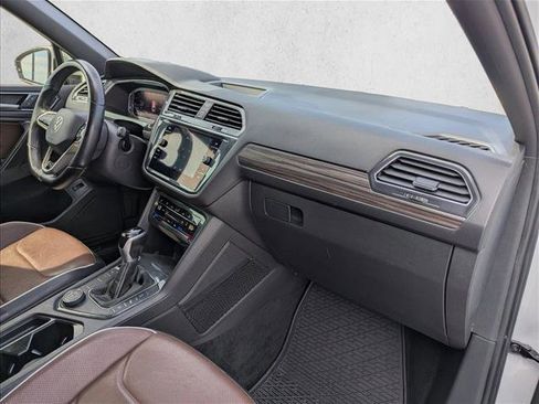 Used 2022 Volkswagen Tiguan SEL R-Line image 28