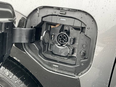 Used 2024 Toyota bZ4X XLE image 23