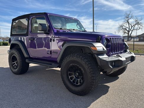 Used 2023 Jeep Wrangler Sport image 3