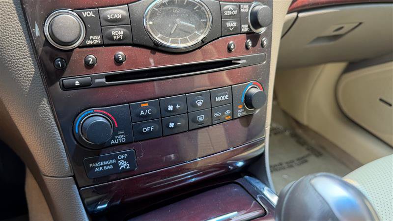 Used 2011 INFINITI G37 x Sedan w/ Premium Pkg AWD/4WD image 27