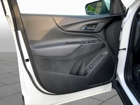 Used 2024 Chevrolet Equinox LT w/ LPO, Floor Liner Package FWD image 21