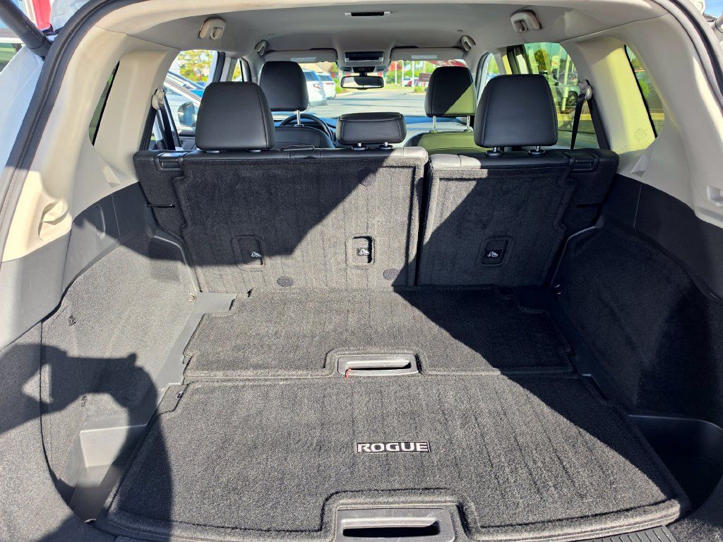 Used 2024 Nissan Rogue SL FWD image 10