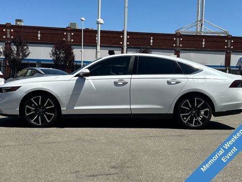 Used 2025 Honda Accord Touring image 8