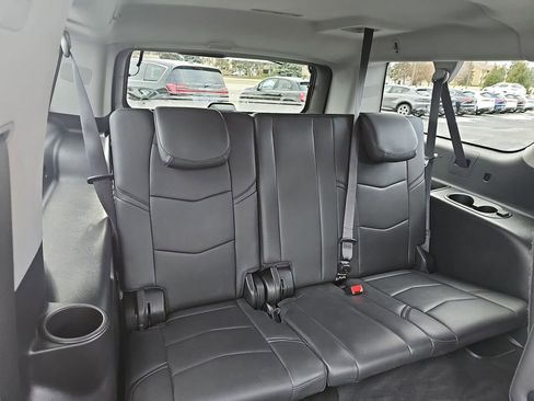 Used 2018 Cadillac Escalade ESV Premium Luxury image 12